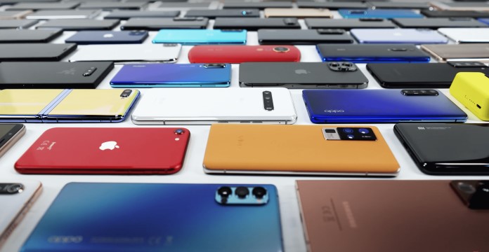 Çin’de akıllı telefon satışları sert düşüş yaşandı %22 Düştü